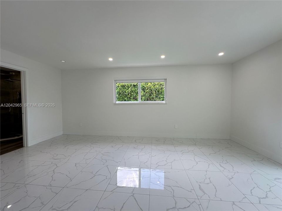 В аренду: $5,000 (4 спален, 3 ванн, 1703 Квадратных фут)