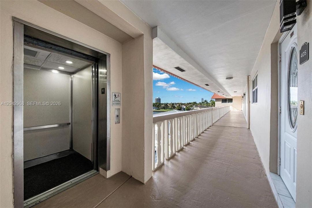 En Venta: $320,000 (2 camas, 2 baños, 1139 Pies cuadrados)
