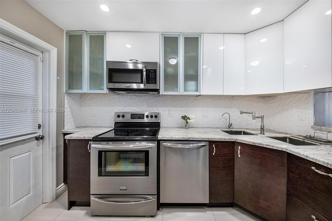 En Venta: $320,000 (2 camas, 2 baños, 1139 Pies cuadrados)