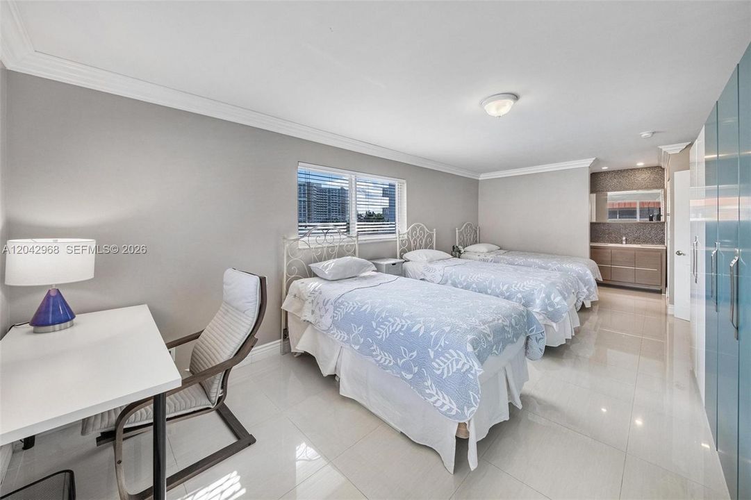 En Venta: $320,000 (2 camas, 2 baños, 1139 Pies cuadrados)