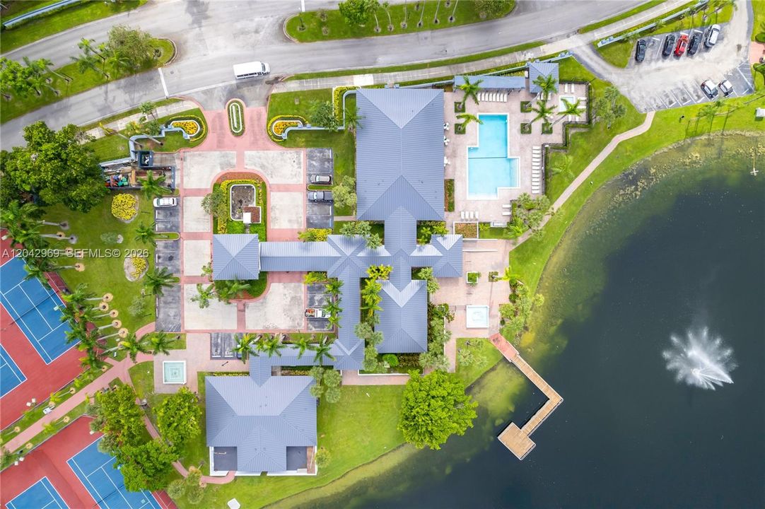 На продажу: $550,000 (3 спален, 2 ванн, 1687 Квадратных фут)