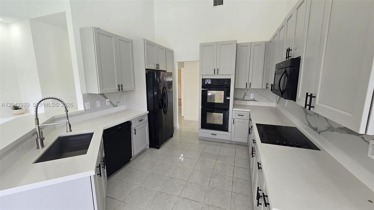 В аренду: $6,000 (4 спален, 3 ванн, 2534 Квадратных фут)