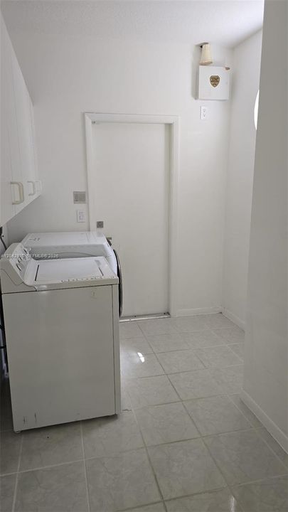 В аренду: $6,000 (4 спален, 3 ванн, 2534 Квадратных фут)