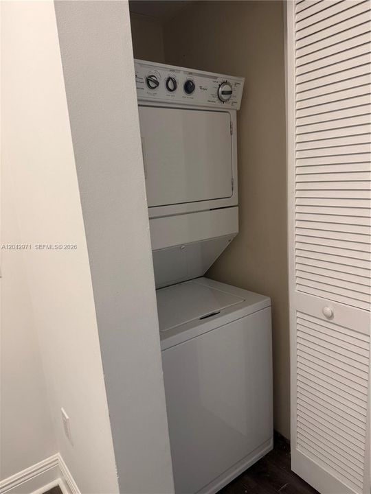 В аренду: $3,700 (3 спален, 3 ванн, 1570 Квадратных фут)