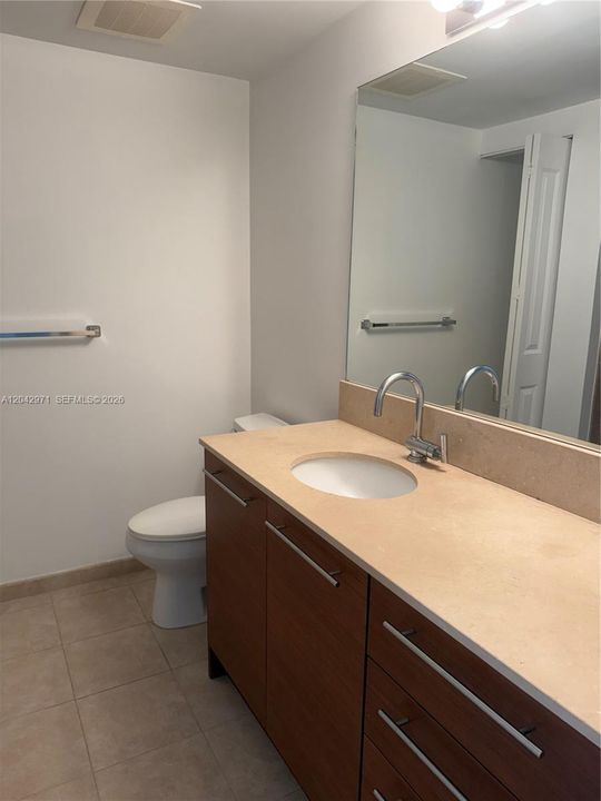 В аренду: $3,700 (3 спален, 3 ванн, 1570 Квадратных фут)