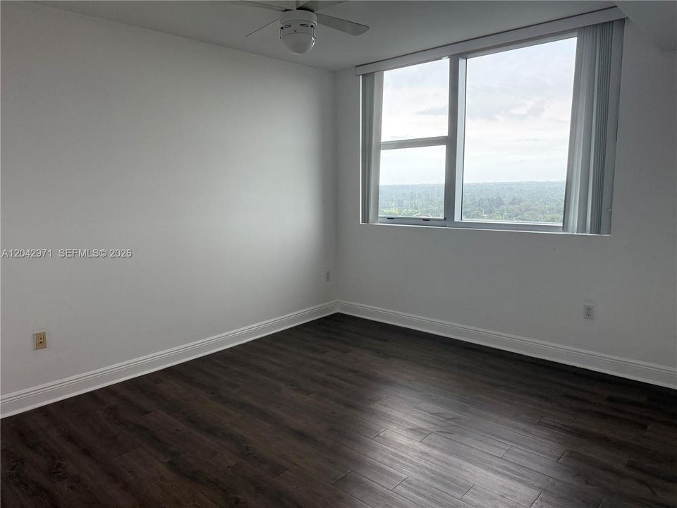 В аренду: $3,700 (3 спален, 3 ванн, 1570 Квадратных фут)