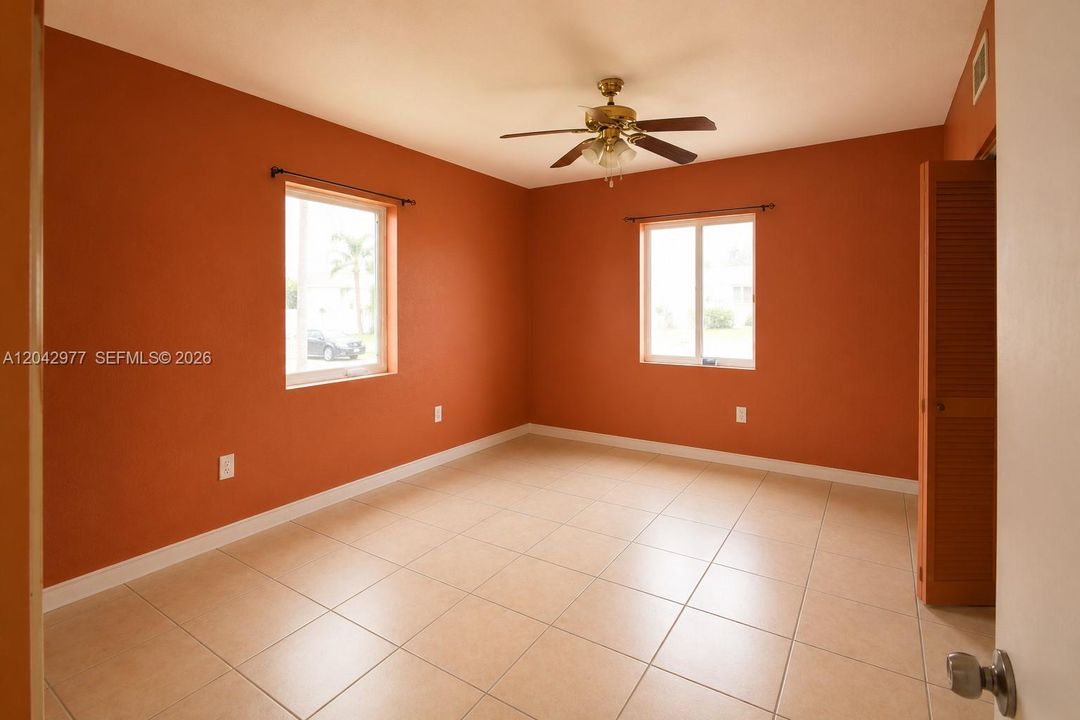 En Venta: $165,000 (4 camas, 2 baños, 1410 Pies cuadrados)
