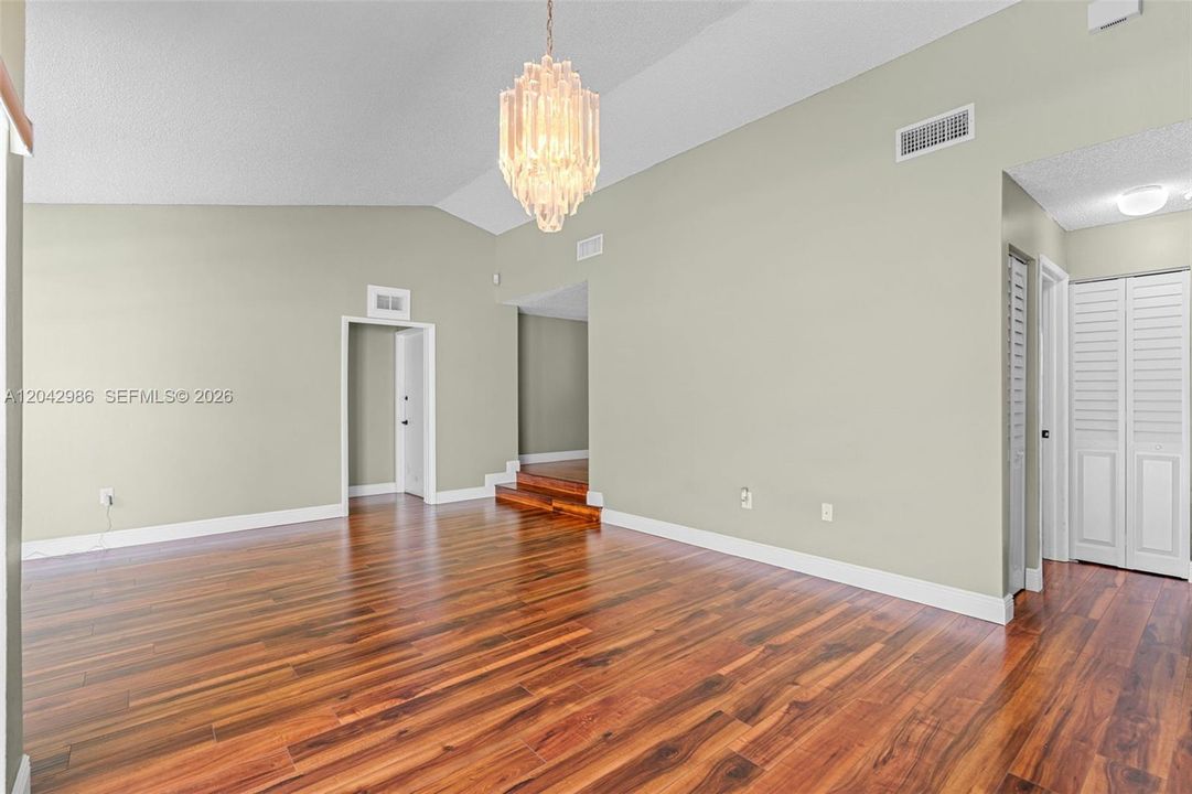 For Sale: $713,000 (3 beds, 2 baths, 1310 Square Feet)