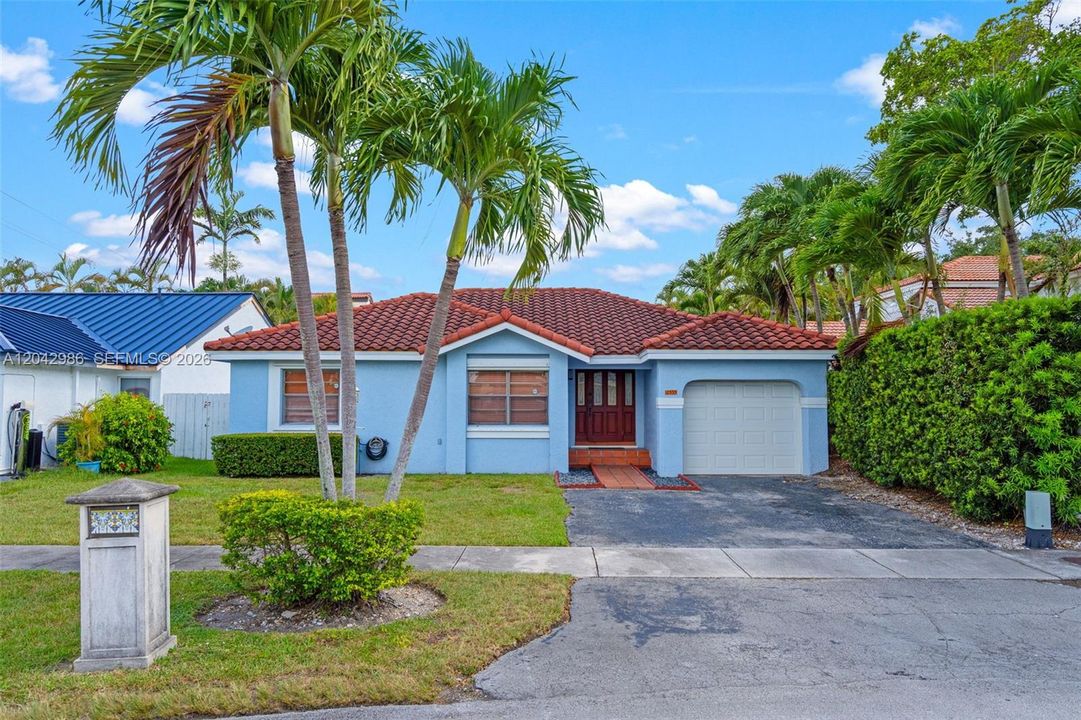 For Sale: $713,000 (3 beds, 2 baths, 1310 Square Feet)