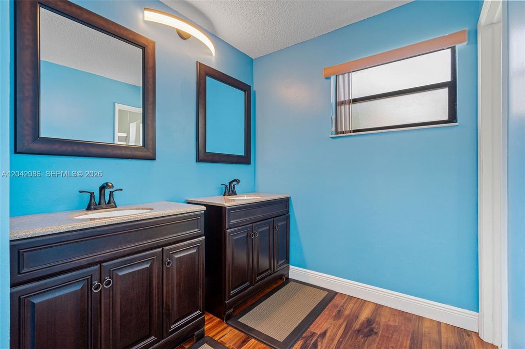 For Sale: $713,000 (3 beds, 2 baths, 1310 Square Feet)