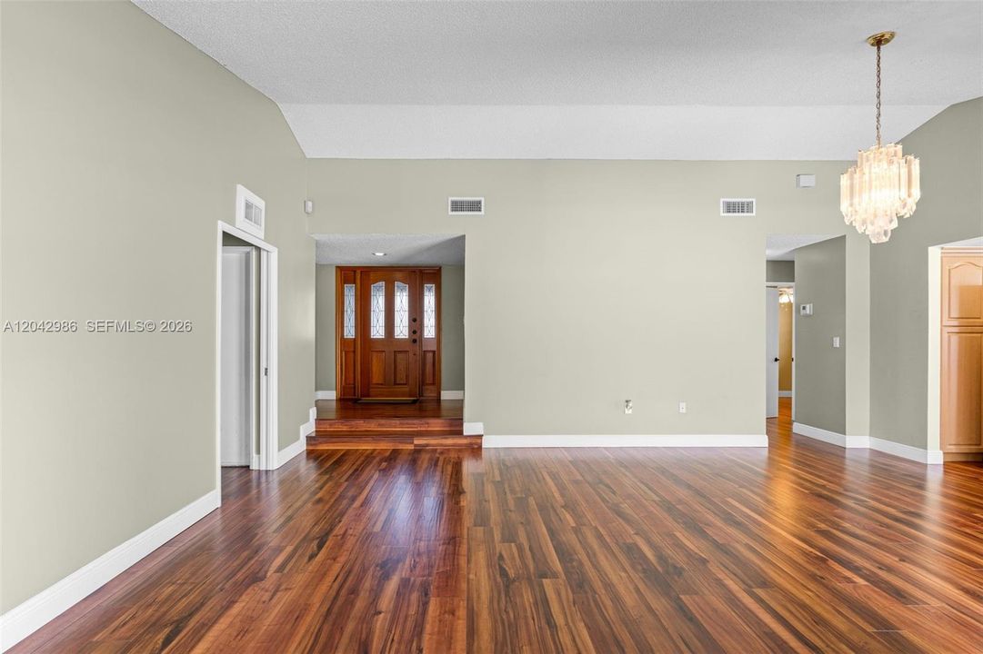 For Sale: $713,000 (3 beds, 2 baths, 1310 Square Feet)