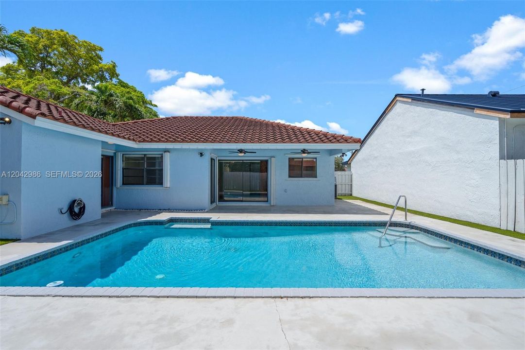 For Sale: $713,000 (3 beds, 2 baths, 1310 Square Feet)