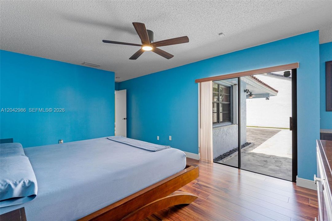 For Sale: $713,000 (3 beds, 2 baths, 1310 Square Feet)