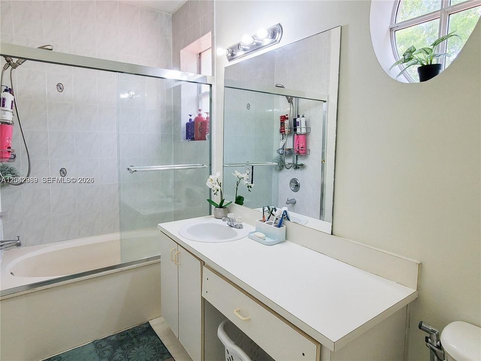 В аренду: $3,200 (3 спален, 2 ванн, 1459 Квадратных фут)