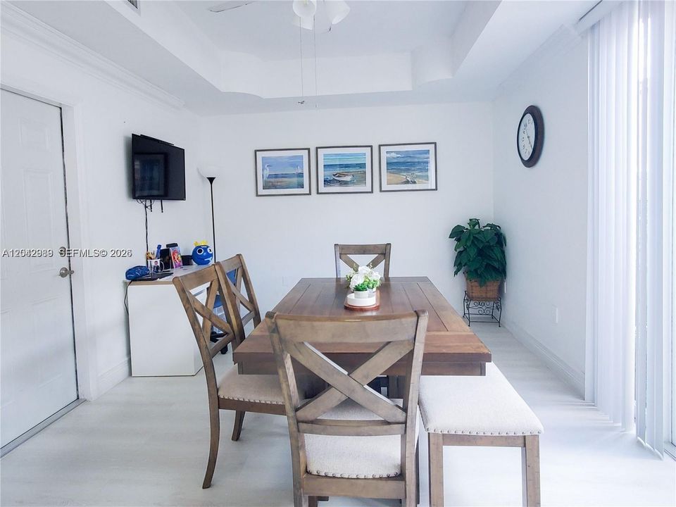 В аренду: $3,200 (3 спален, 2 ванн, 1459 Квадратных фут)