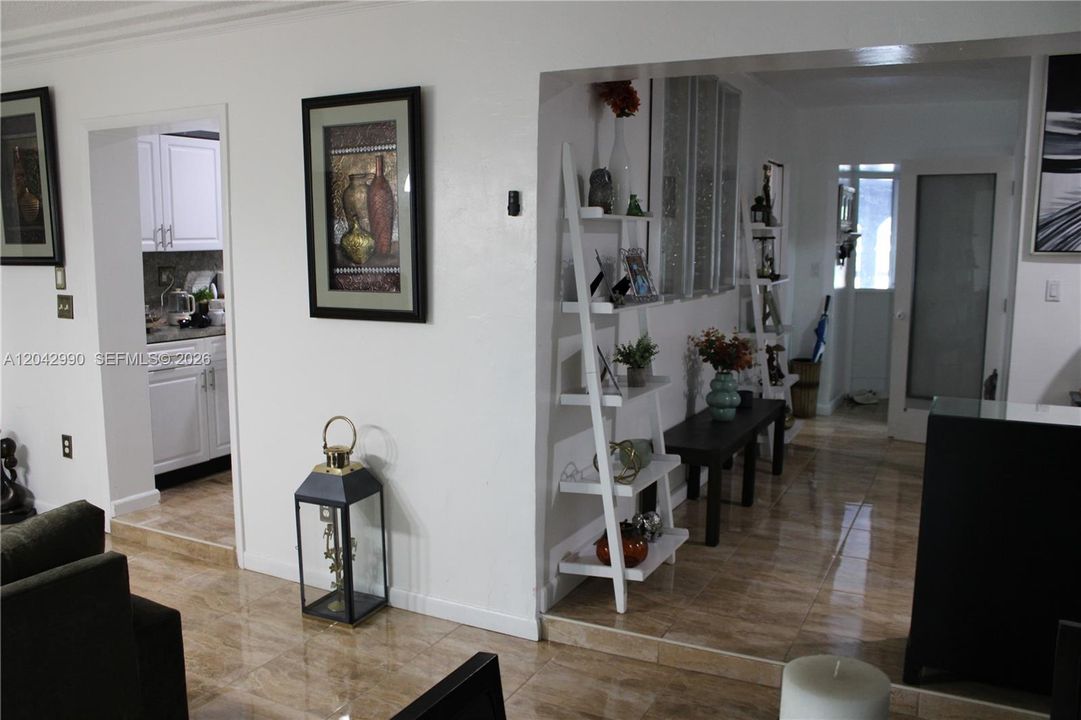 На продажу: $949,999 (4 спален, 2 ванн, 2650 Квадратных фут)