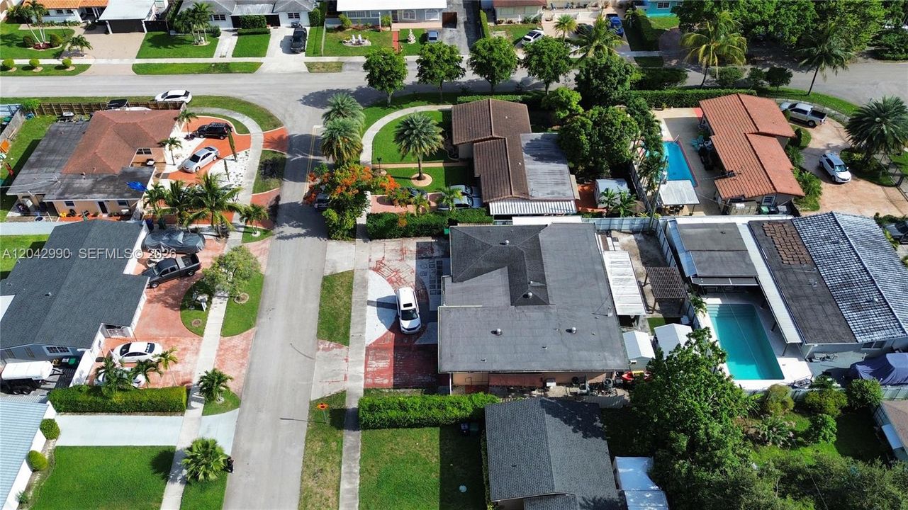 На продажу: $949,999 (4 спален, 2 ванн, 2650 Квадратных фут)