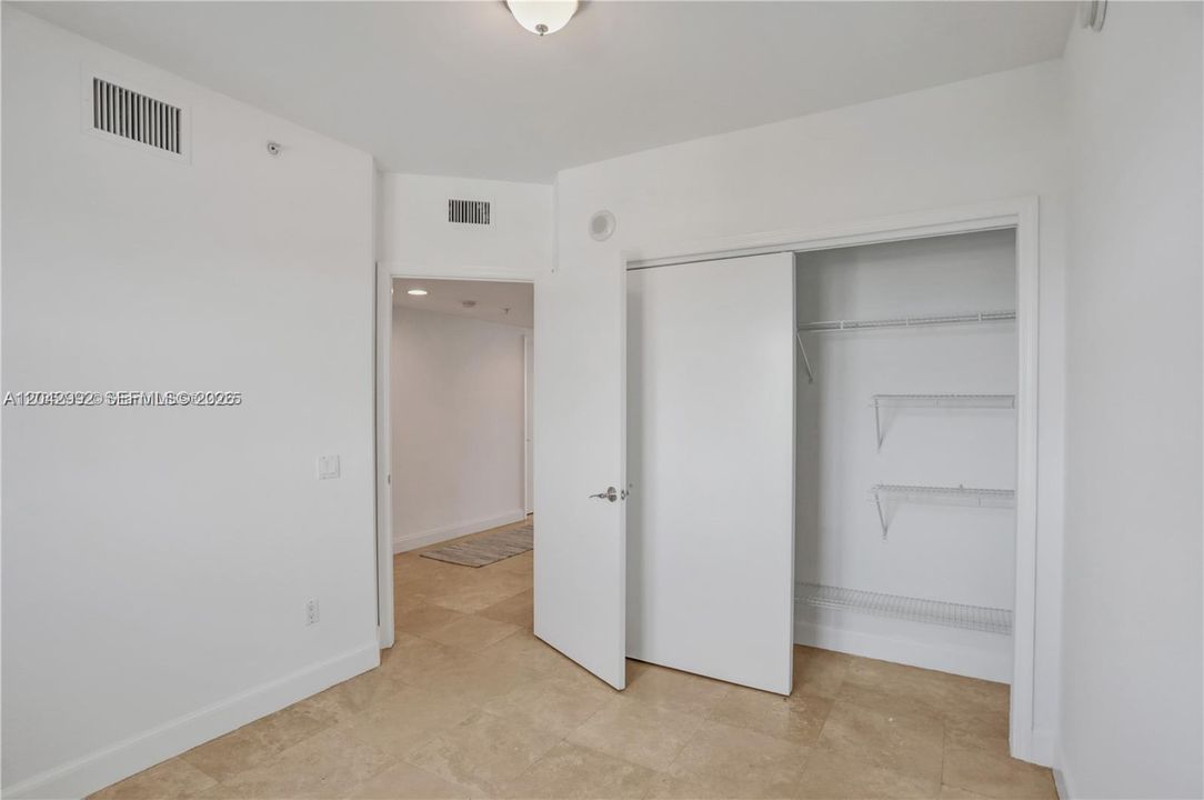 В аренду: $4,200 (3 спален, 3 ванн, 1801 Квадратных фут)