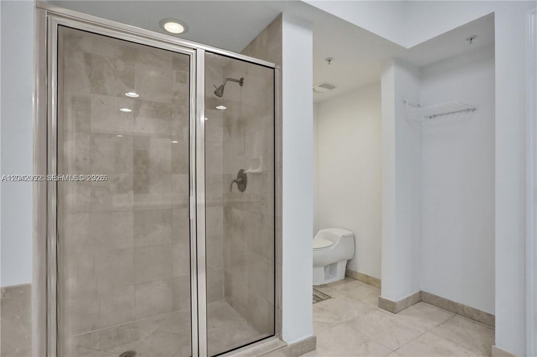 В аренду: $4,200 (3 спален, 3 ванн, 1801 Квадратных фут)