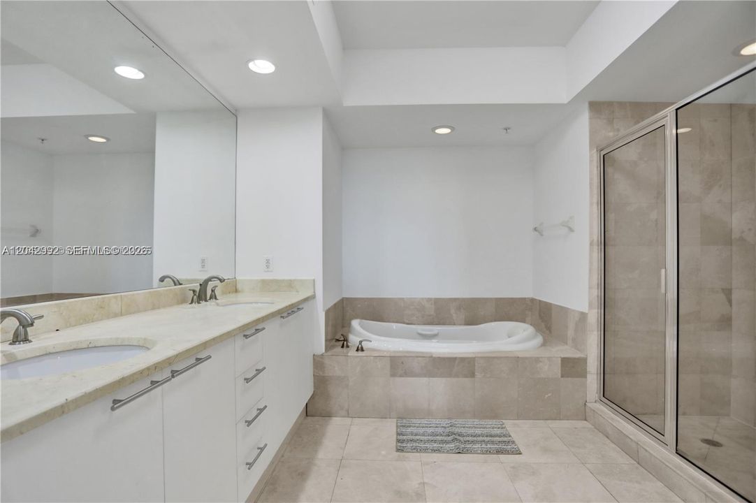 В аренду: $4,200 (3 спален, 3 ванн, 1801 Квадратных фут)