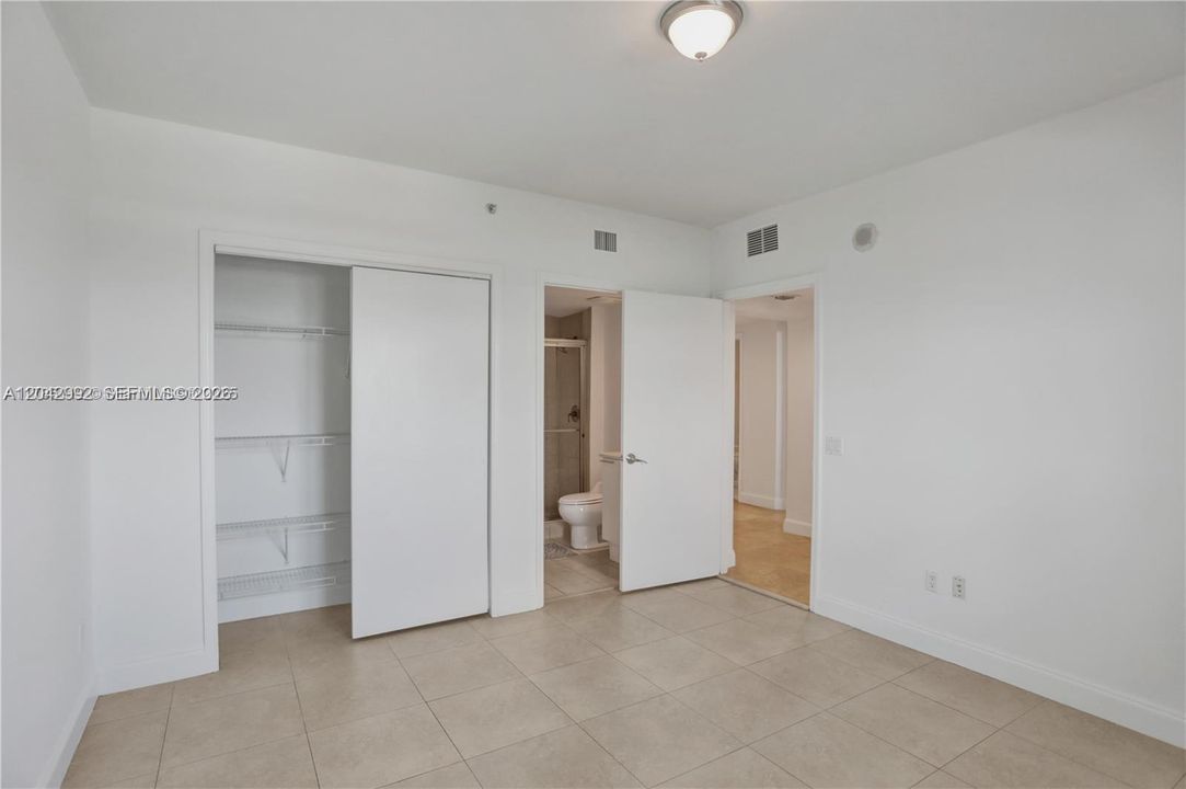 В аренду: $4,200 (3 спален, 3 ванн, 1801 Квадратных фут)