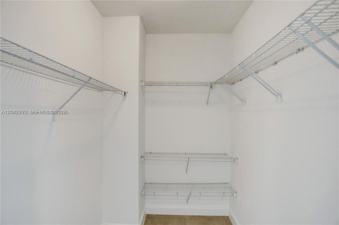 В аренду: $4,200 (3 спален, 3 ванн, 1801 Квадратных фут)