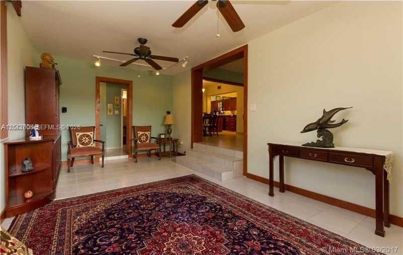 Extra Family/Living Room