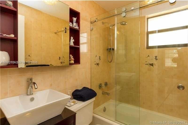 2nd Bathroom