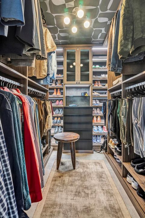 Closet 1