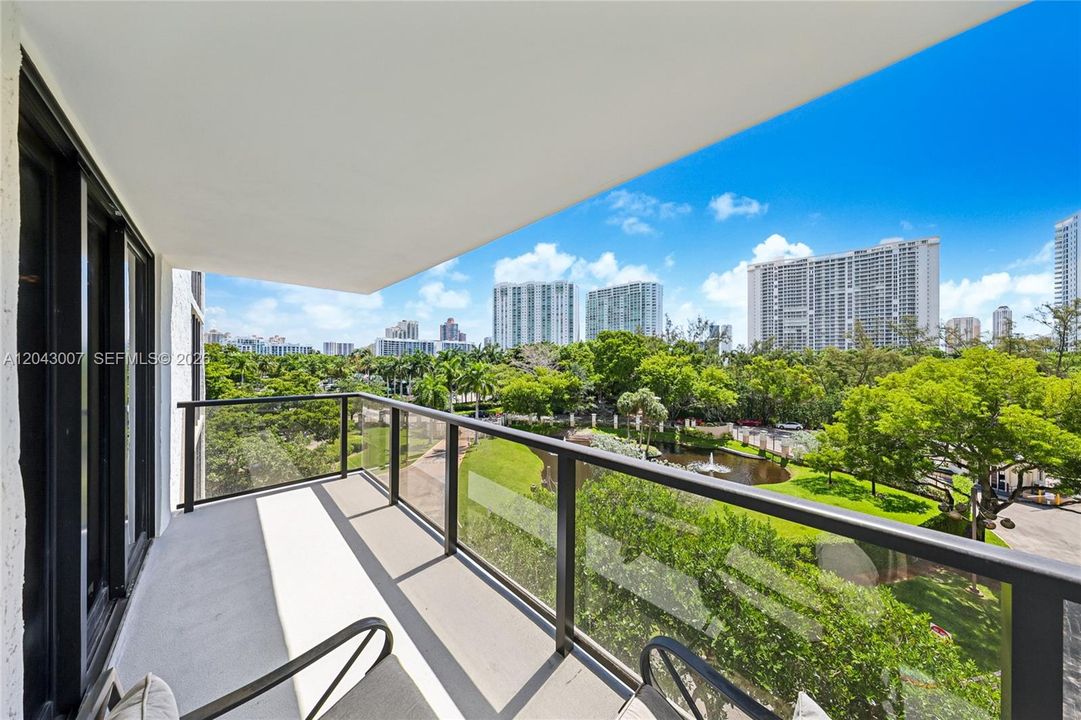 На продажу: $285,000 (2 спален, 2 ванн, 1360 Квадратных фут)
