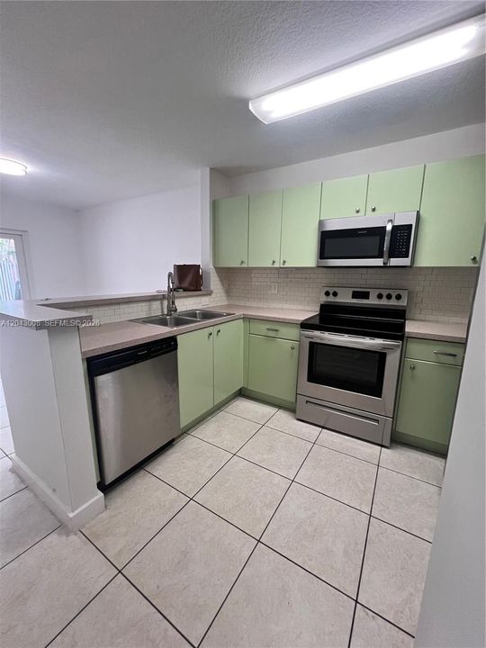 В аренду: $1,700 (1 спален, 1 ванн, 1468 Квадратных фут)