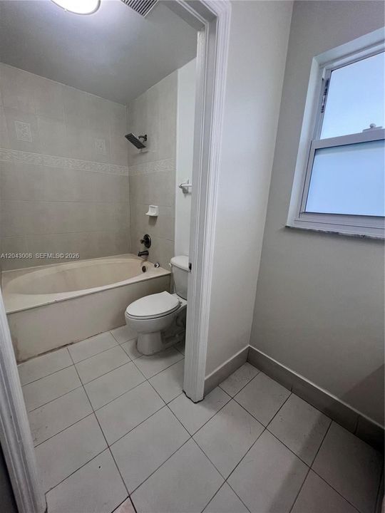 В аренду: $1,700 (1 спален, 1 ванн, 1468 Квадратных фут)