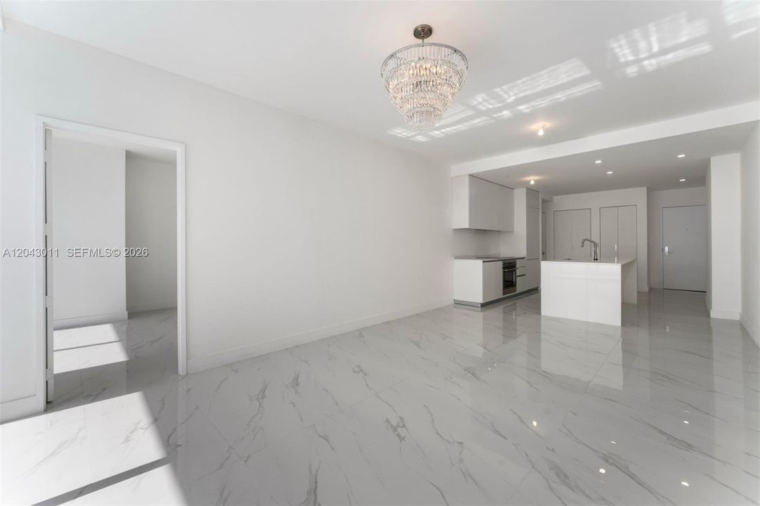 For Sale: $1,350,000 (1 beds, 2 baths, 966 Square Feet)