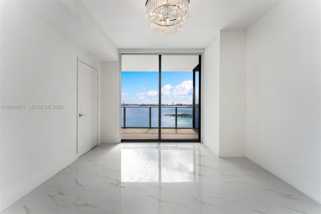 For Sale: $1,350,000 (1 beds, 2 baths, 966 Square Feet)