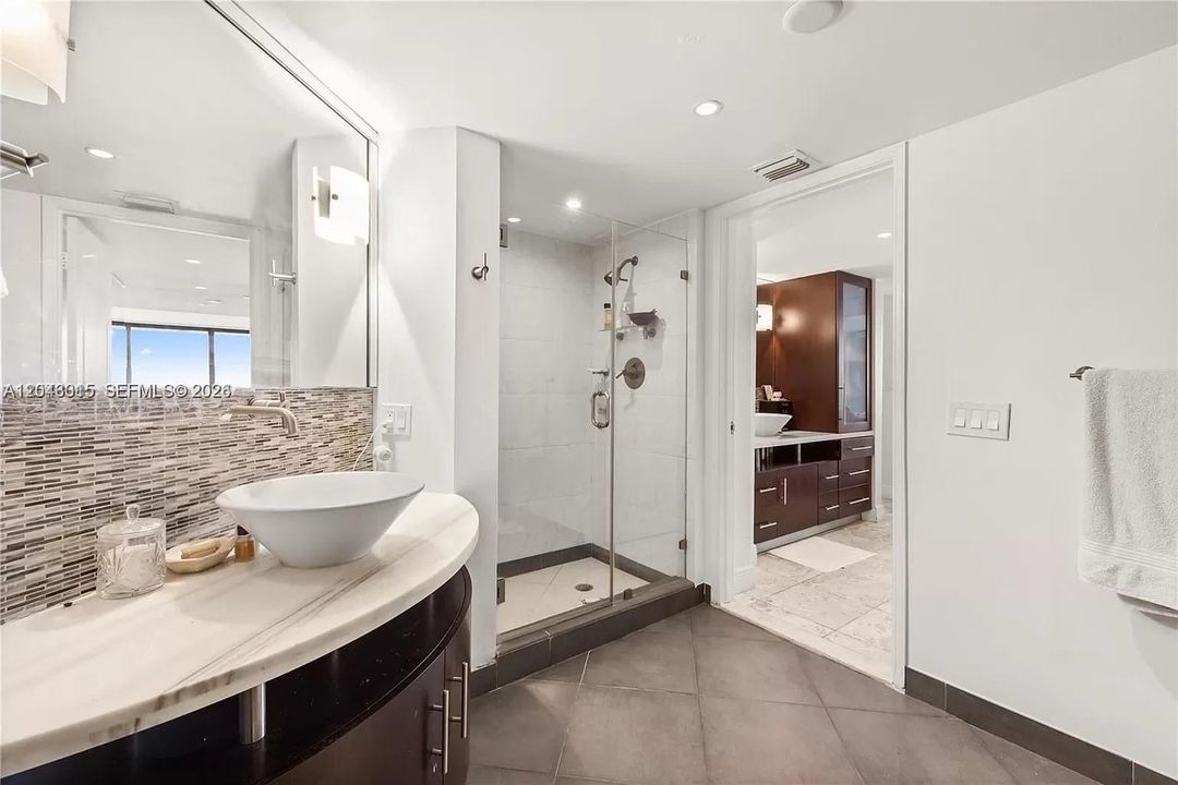 En Renta: $8,999 (3 camas, 2 baños, 2005 Pies cuadrados)