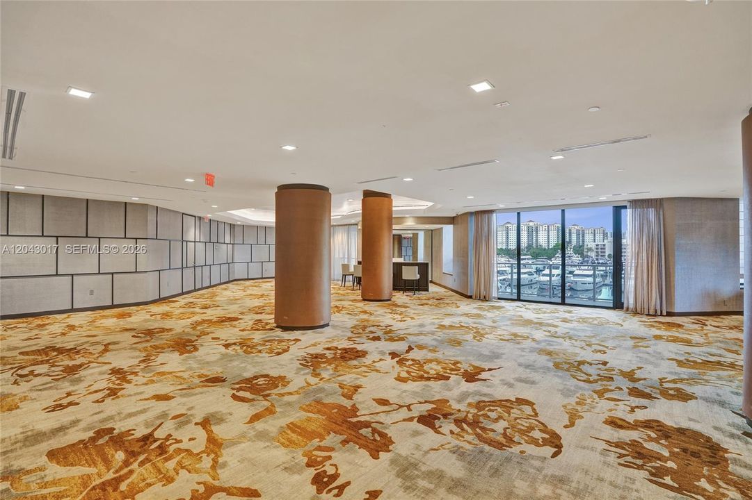 На продажу: $895,000 (2 спален, 2 ванн, 2360 Квадратных фут)