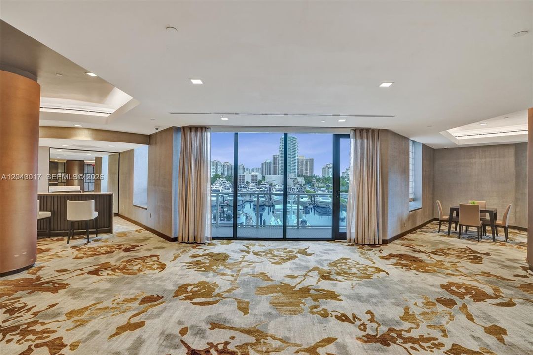 На продажу: $895,000 (2 спален, 2 ванн, 2360 Квадратных фут)