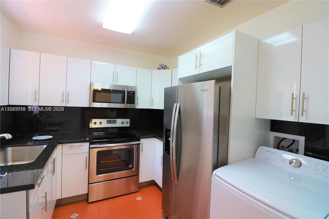 В аренду: $2,800 (2 спален, 1 ванн, 2240 Квадратных фут)