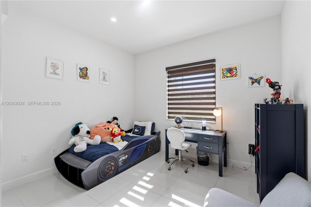 En Renta: $6,490 (4 camas, 3 baños, 2630 Pies cuadrados)