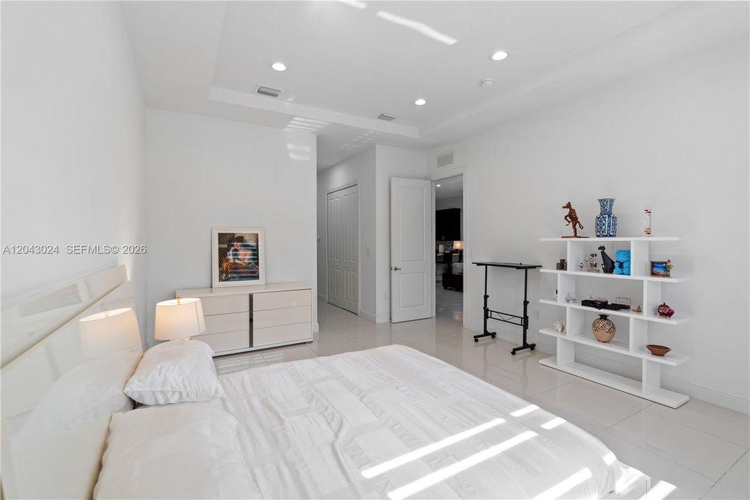 En Renta: $6,490 (4 camas, 3 baños, 2630 Pies cuadrados)