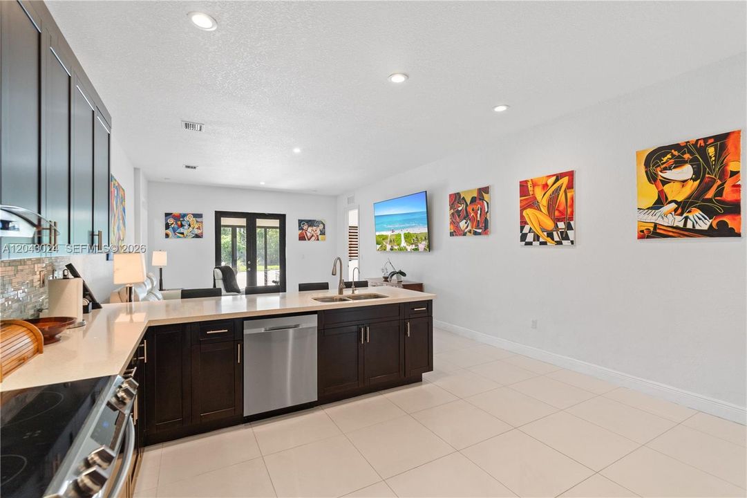 En Renta: $6,490 (4 camas, 3 baños, 2630 Pies cuadrados)