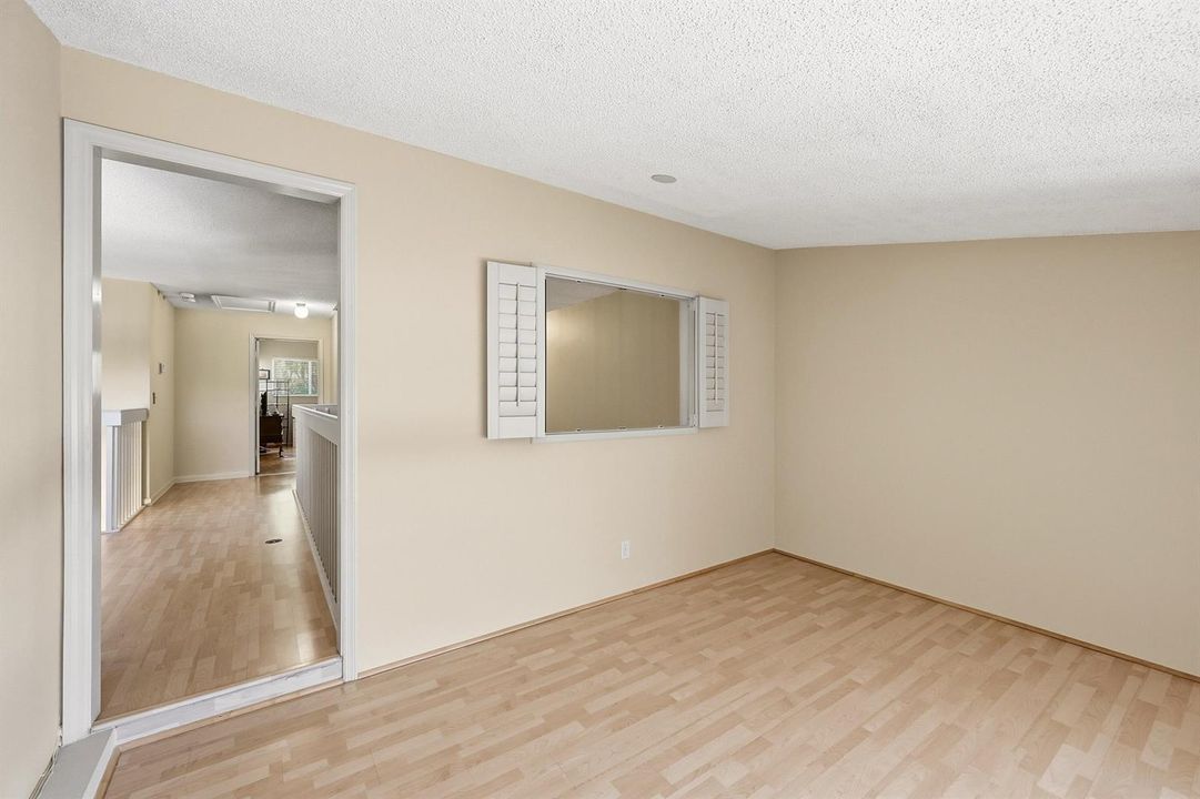 27_bedroom