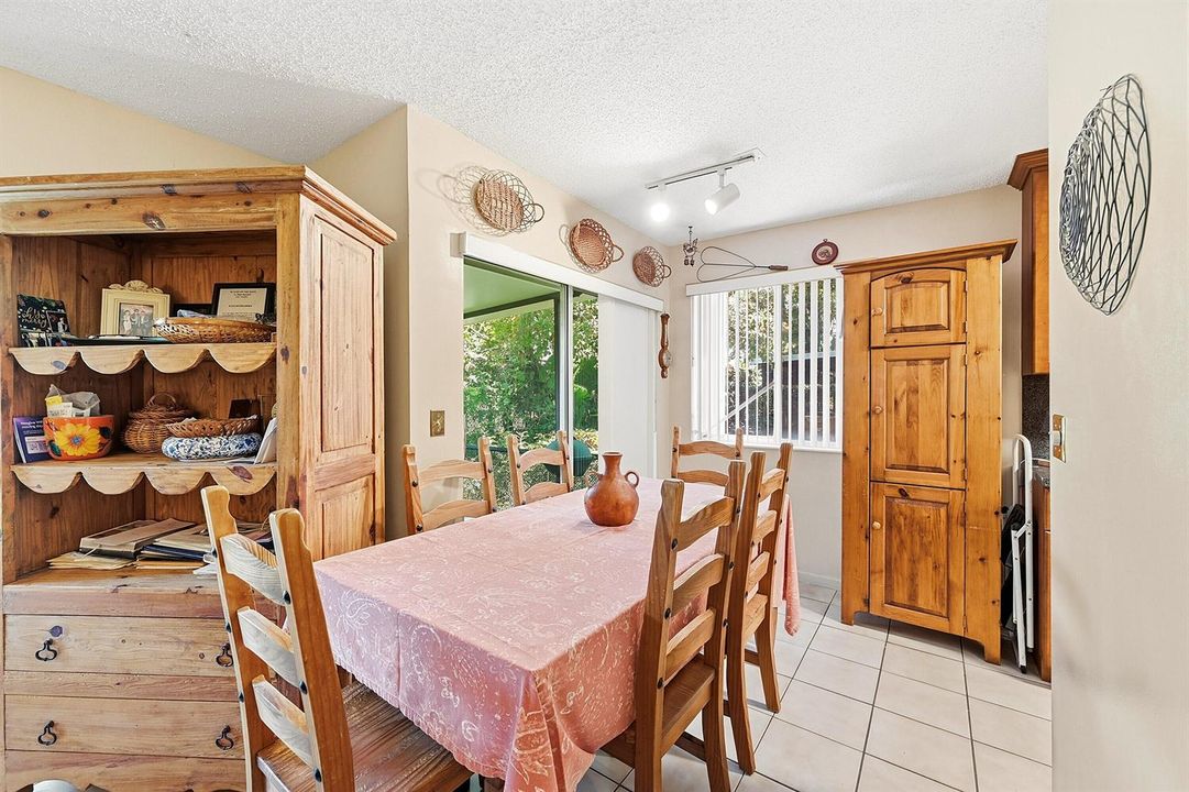 14_dining area