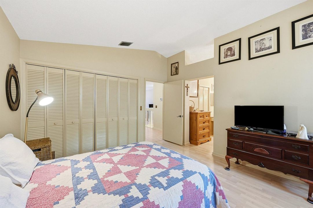 18_primary bedroom