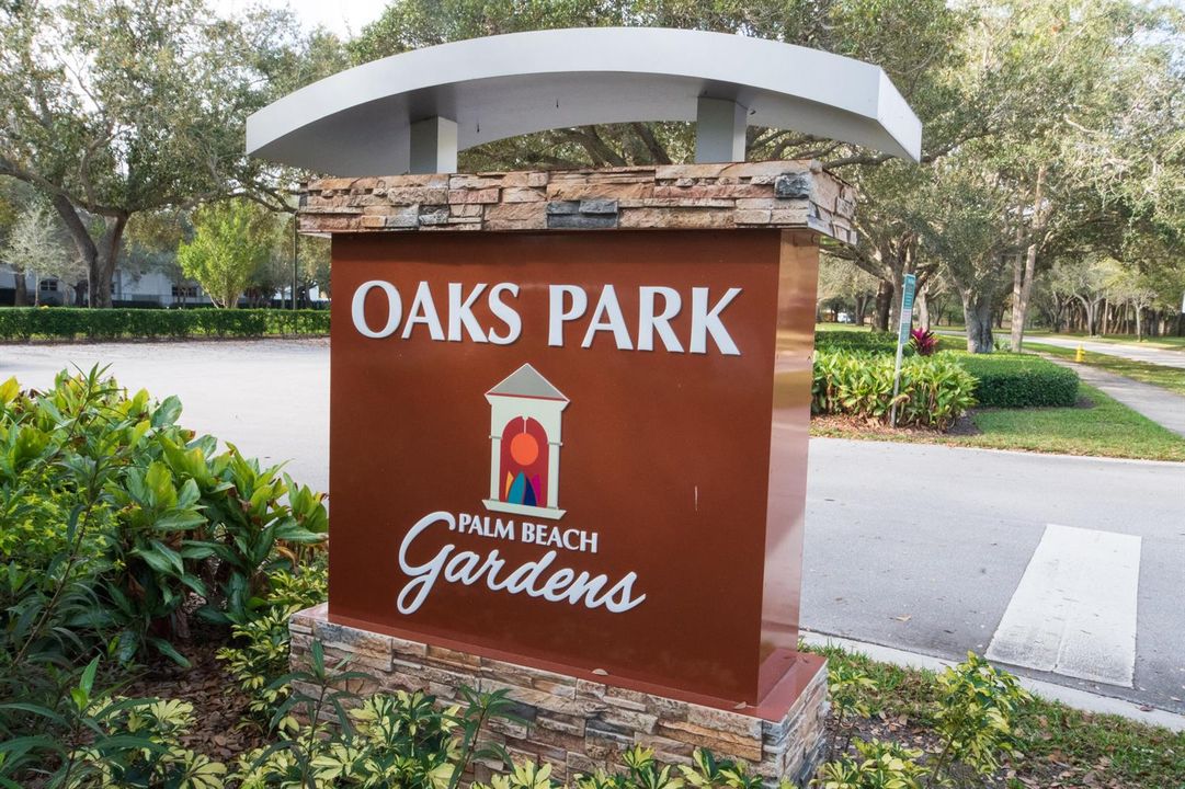204 Silverleaf Oak Court-19