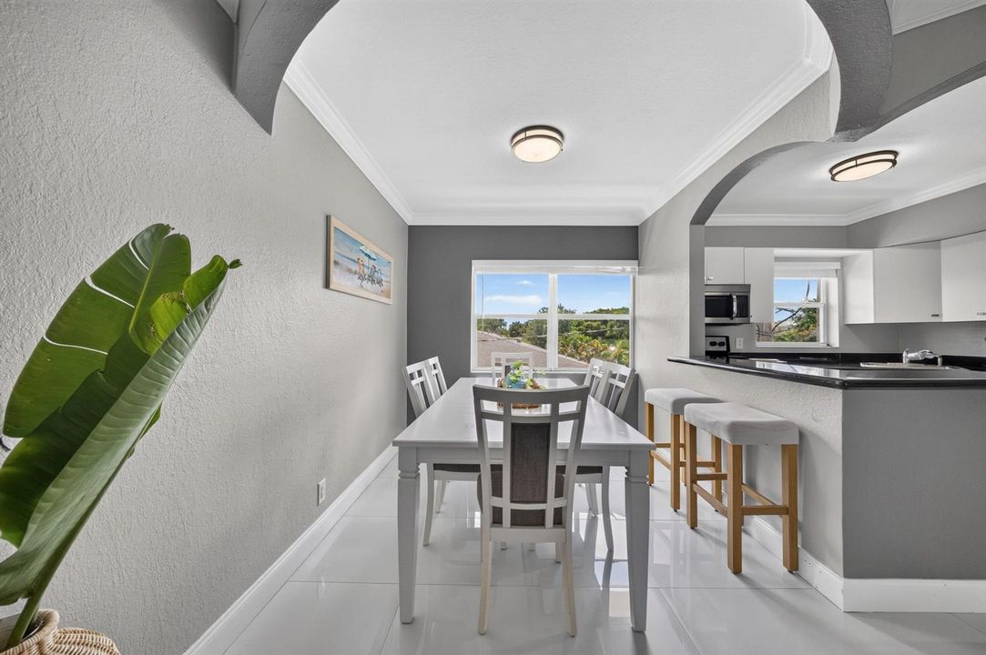 006-026-Dining Room-4000x2662