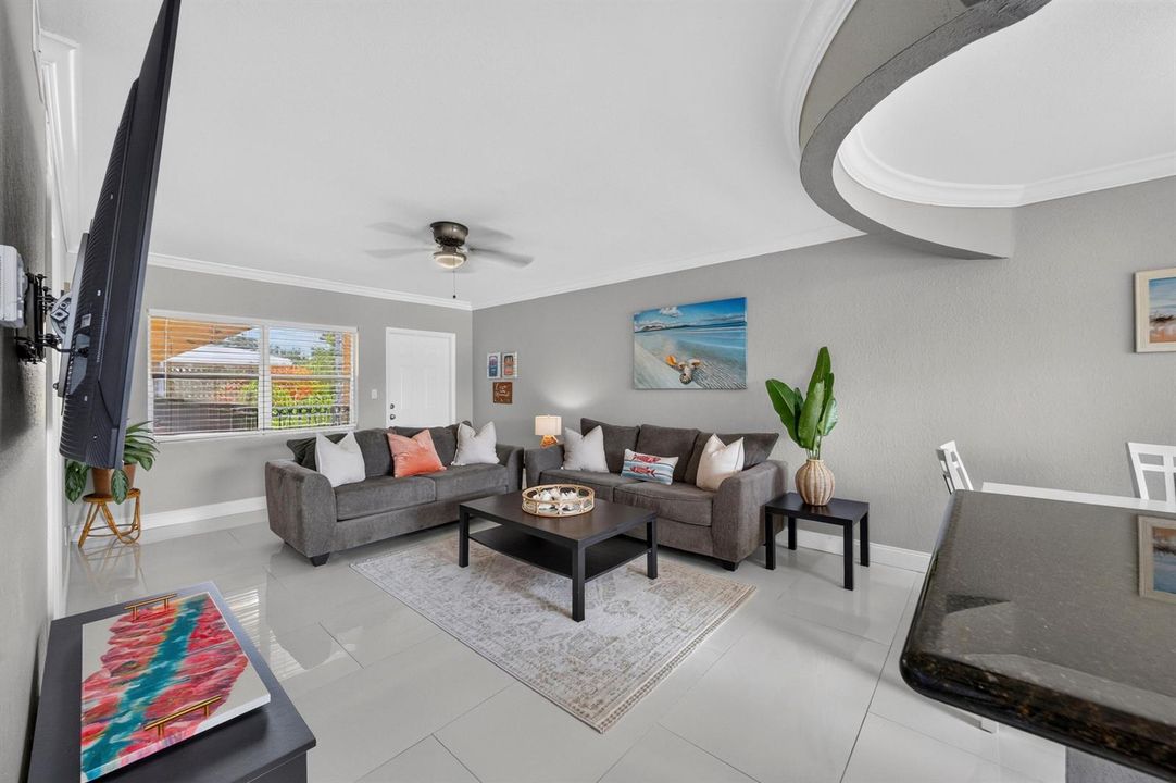 013-028-Living Room-4000x2664