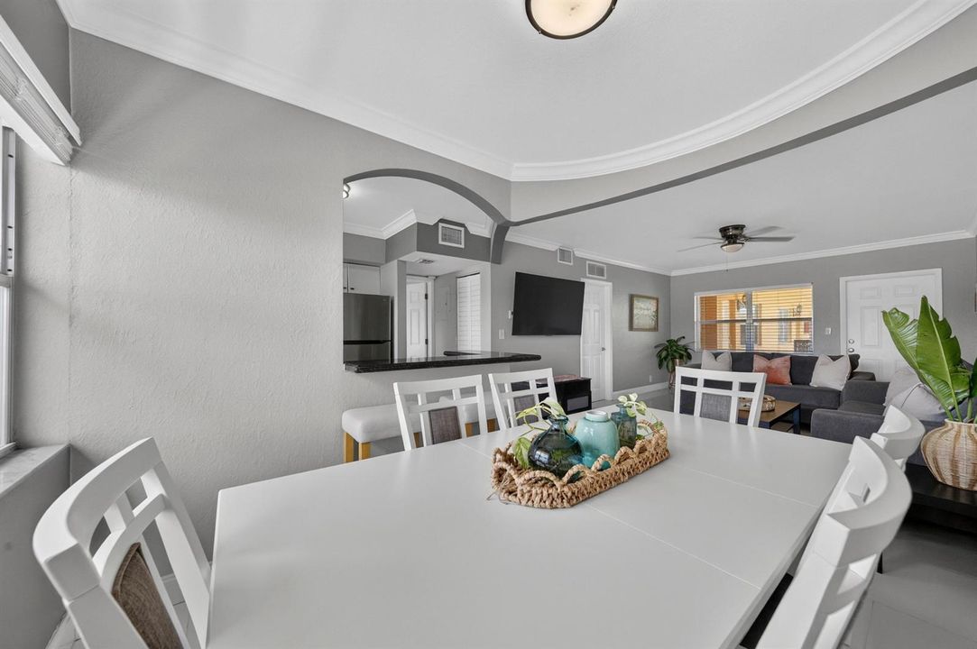 007-017-Dining Room-4000x2662