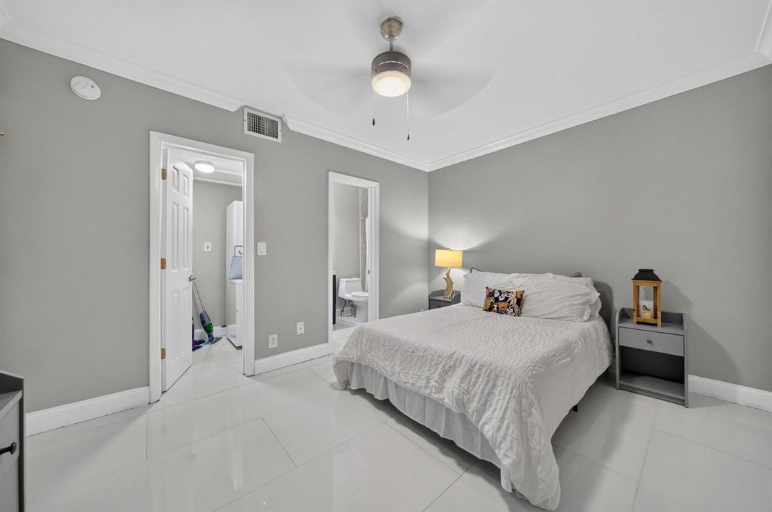 024-009-Bedroom-4000x2658