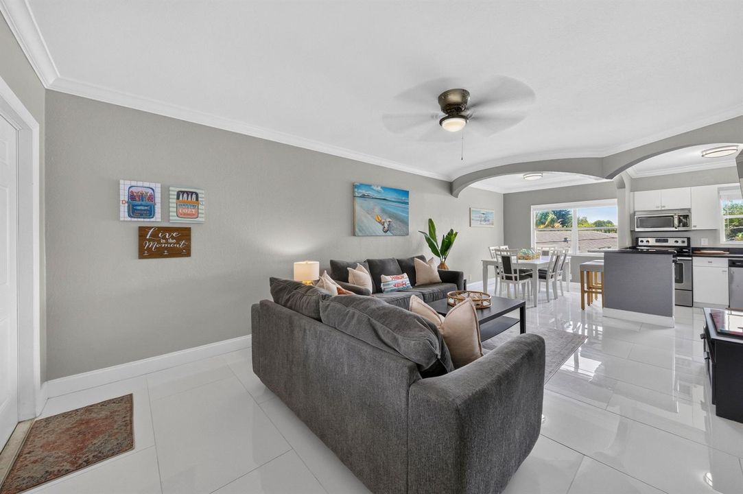 015-019-Living Room-4000x2662